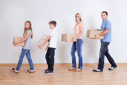 Efficient removal truck hire service in Bromley for moving day